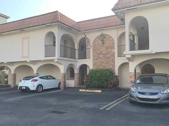 4th image of 664 SE 20th Ave APT 5