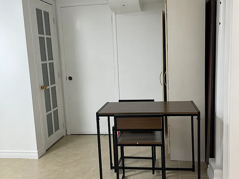 1092 Fennell Ave E #2 — Photo 2
