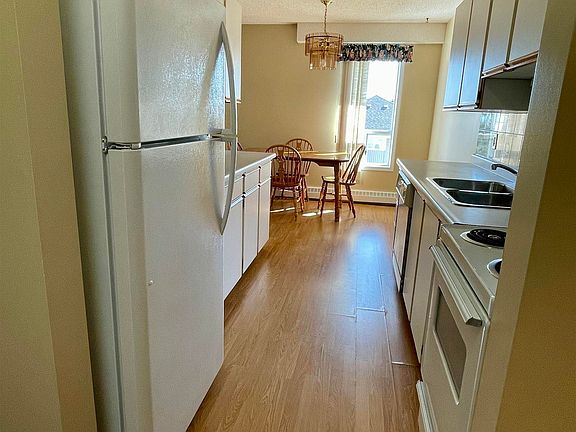 5th image of 4812 51st Ave #306