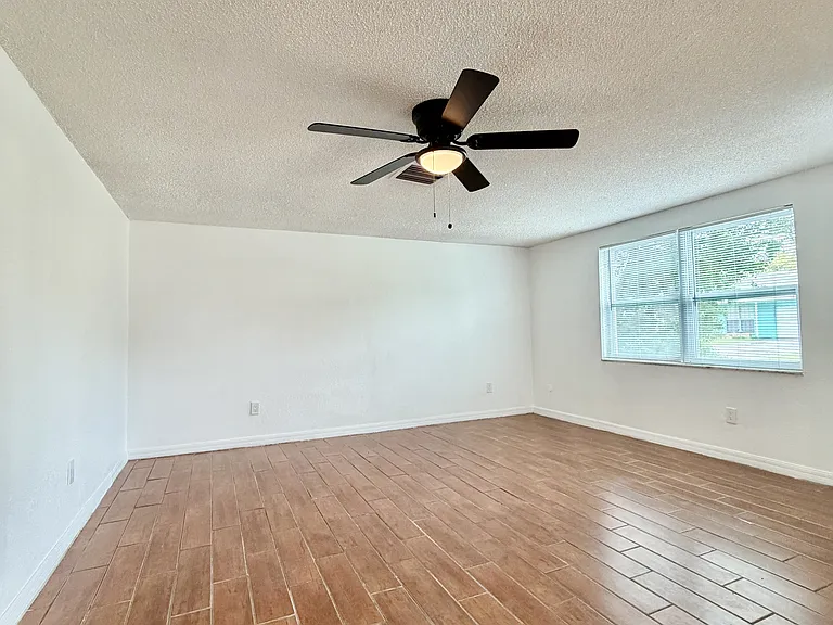 7201 Daggett Ter — Photo 11