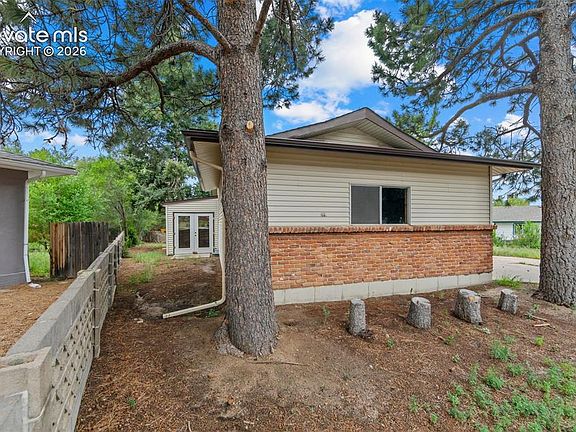 3rd image of 4105 Garrett Pl