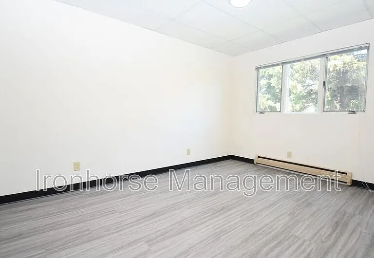 801 W Villard St #32 — Photo 7