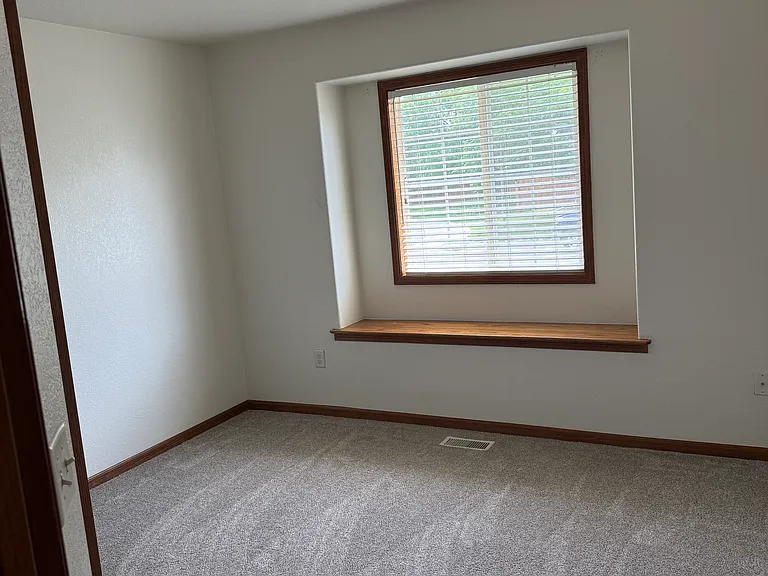 3011 Ivy Dr — Photo 7