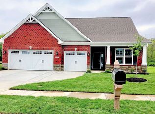 1762 Foudray Cir N, Avon, IN 46123