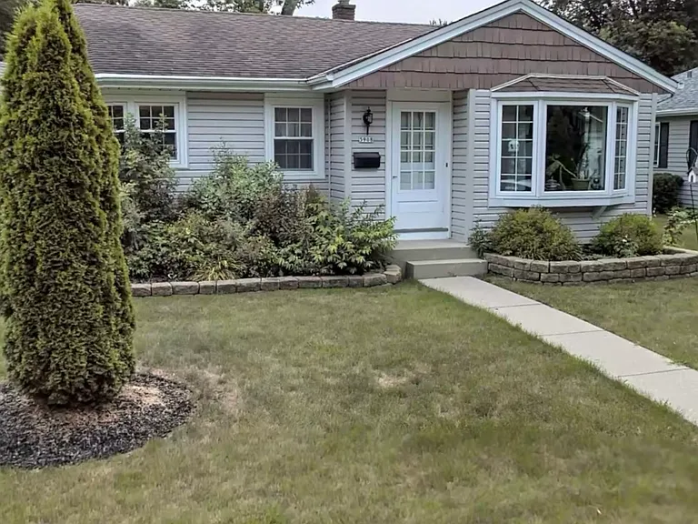 5908 Cornflower Ln — Photo 2