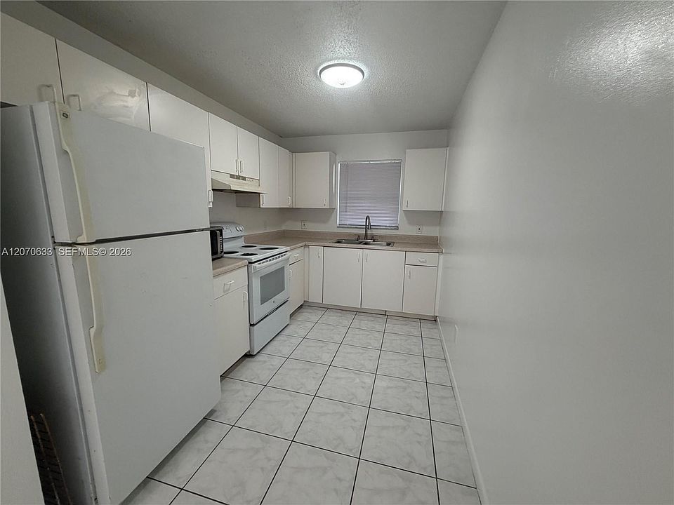 1st image of 2224 Pierce St #26