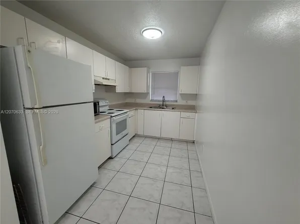 2224 Pierce St #26, Hollywood, FL 33020