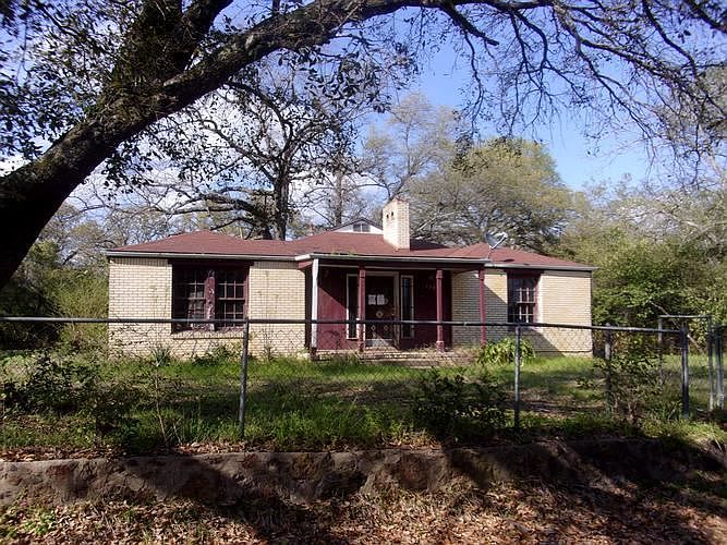 1st image of 1200 Dogwood St