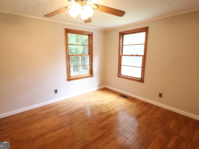 140 Bell Ave SE — Photo 18