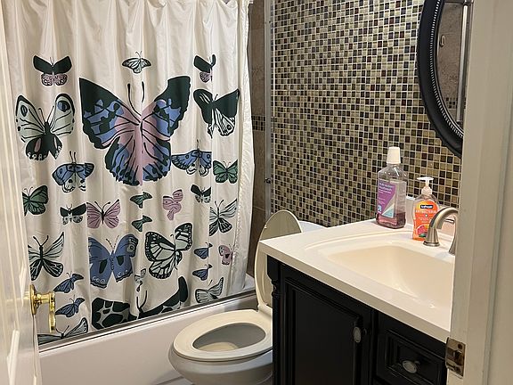 4th image of 5814 Alstrum Dr