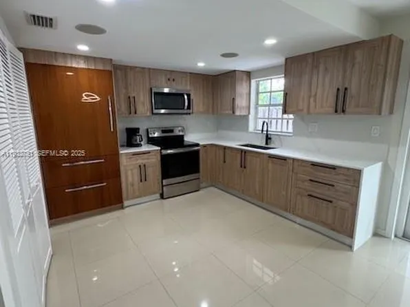 10351 SW 154th Pl APT 68, Miami, FL 33196