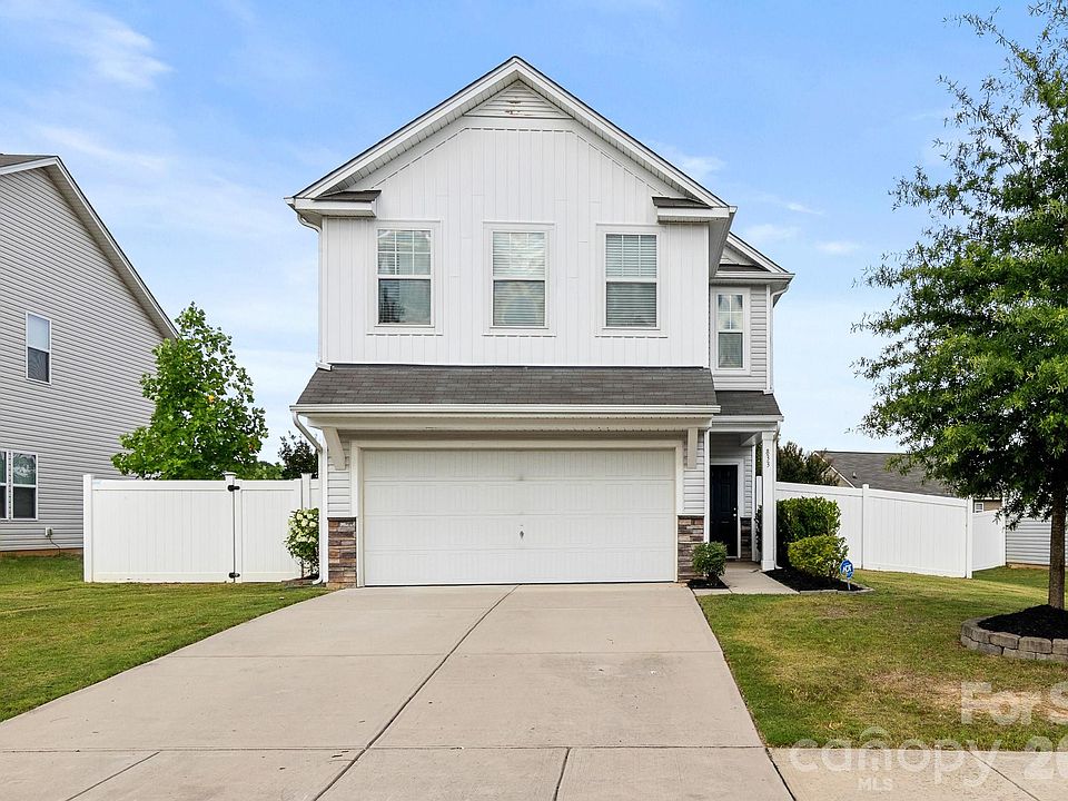1st image of 833 Georgia Oak Ln