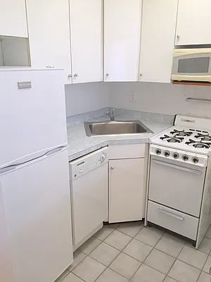 Rented by Salizzoni Realty | media 20