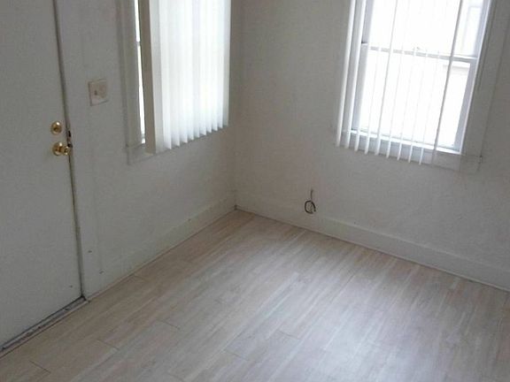 3rd image of 1251-1255 Dolliver St #1253
