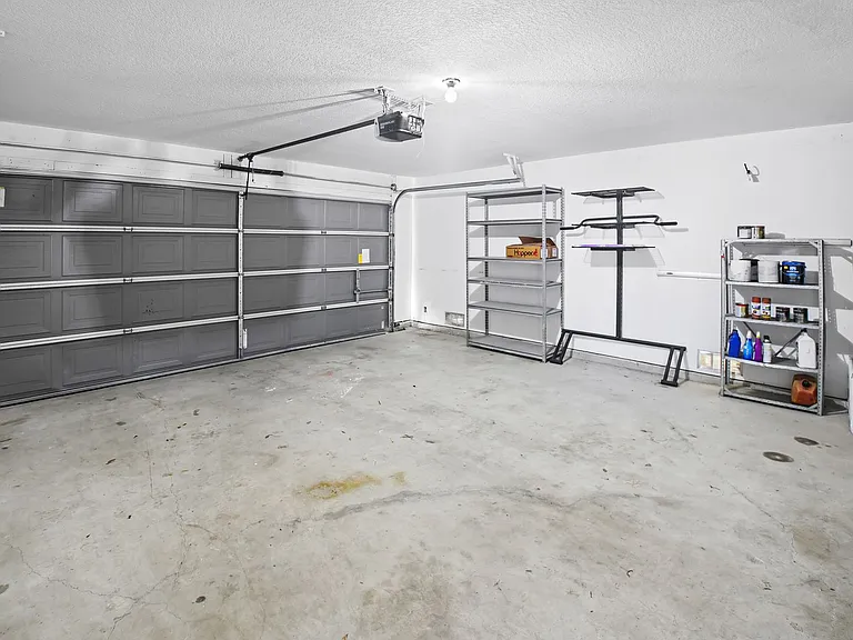 2127 Red Rock Xing — Photo 29