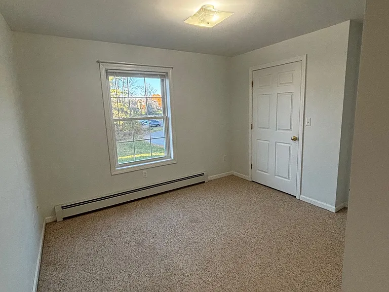 82 Fieldstone Dr #D — Photo 5