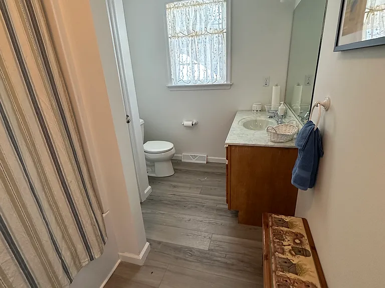Faye Dr — Photo 11