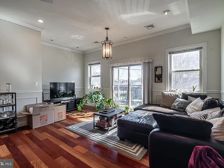 329 W Girard Ave #2 — Photo 16