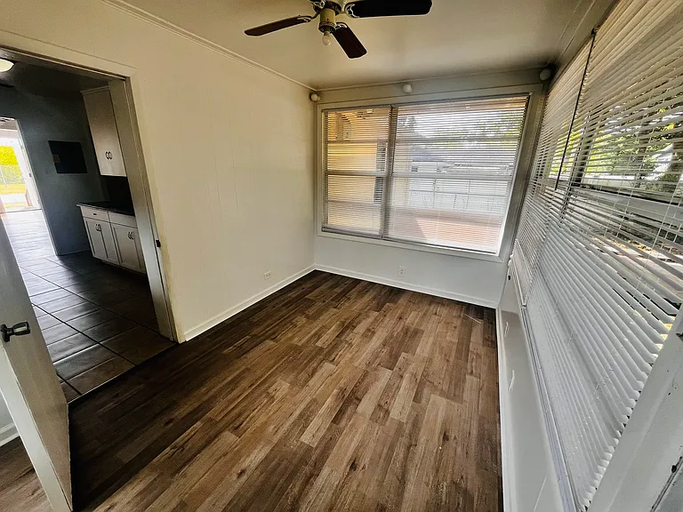 222 N Frederick Ave — Photo 5