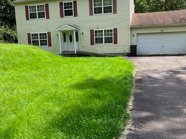 137 Echo Lake Rd, Tobyhanna, PA 18466