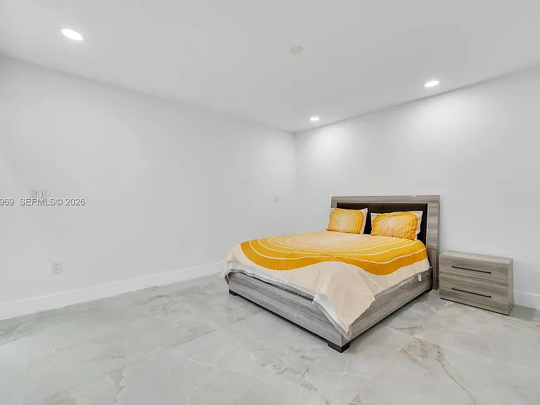 200 N Hibiscus Dr — Photo 26
