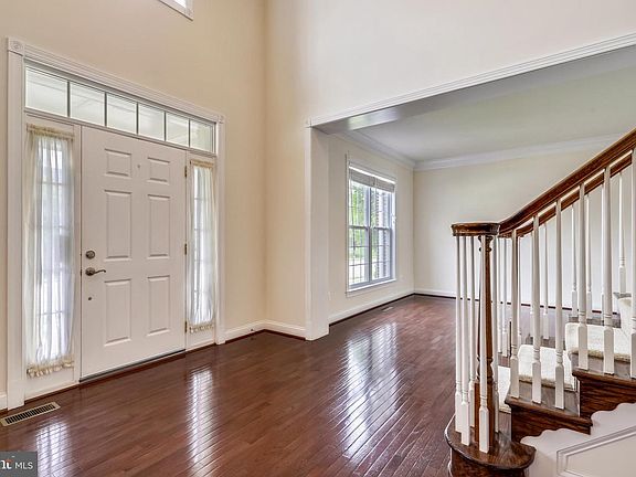 3rd image of 2193 Port Potomac Ave