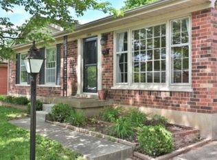 1905 Westmoorland Way, Lyndon, KY 40242