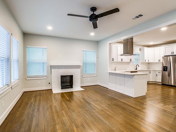 3rd image of 619 W Pembroke Ave
