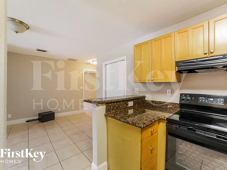 341 NE 34th Ct — Photo 8