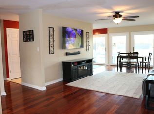 8 Benson Rd, Kendall Park, NJ 08824