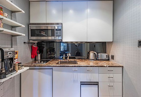 5th image of 160 Central Park S #1918