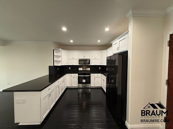 5th image of 332 S Virgil Ave APT 301