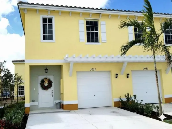 1021 NW 40th Terrace, Lauderhill, FL 33313