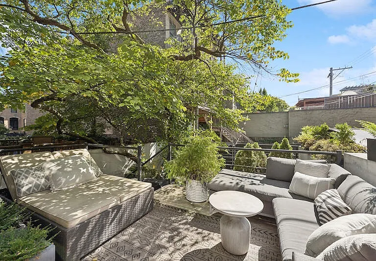 509 W Grant Pl — Photo 22