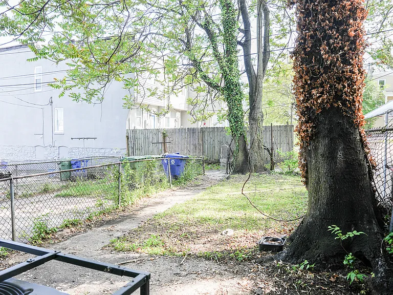 Mosher St — Photo 20
