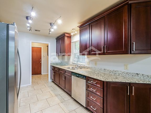 4th image of 17316 Sun River Ct