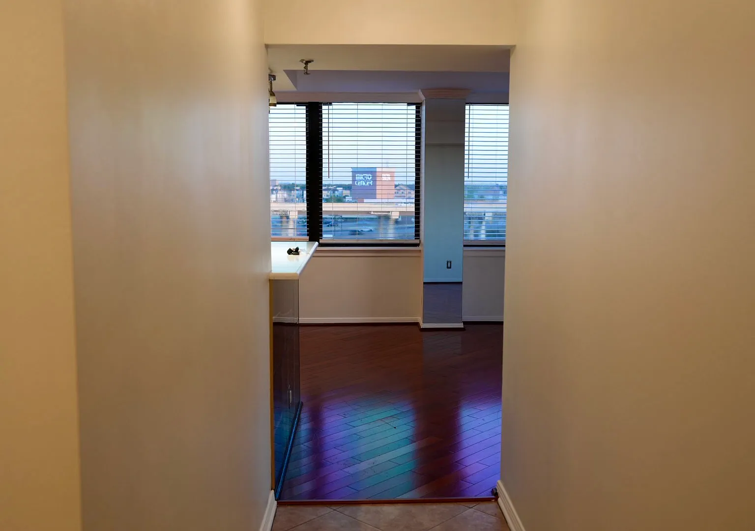 2 bed, 1095 sqft, $2,100 — Photo 2