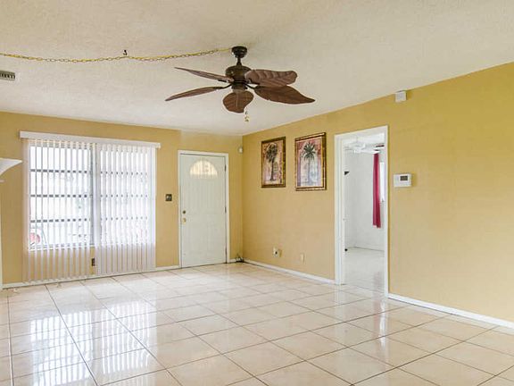 5th image of 4730 Pineaire Ln