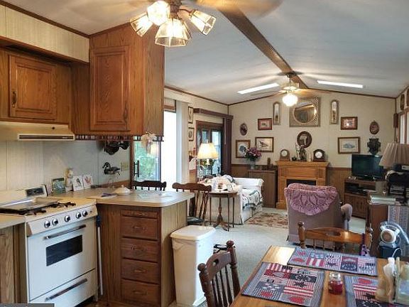 4th image of 303-303 304 Huron Lane Gln #1