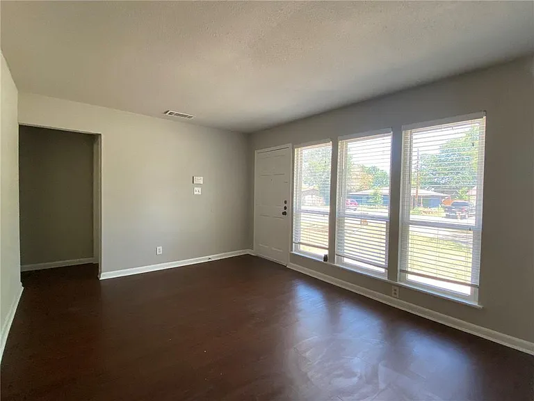 7000 Bryn Mawr Cv — Photo 4