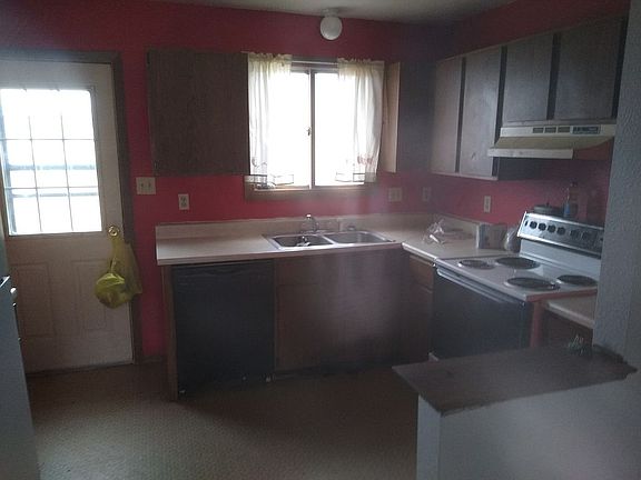 4th image of 261 Lincoln St
