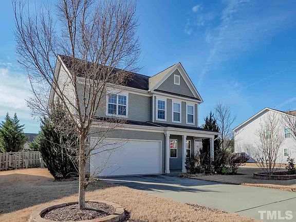 3rd image of 107 Holly Blossom Dr