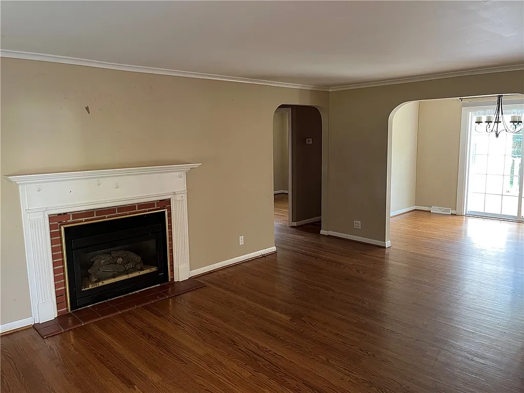 3 bed, 1.5 bath, 1204 sqft, $2,200 — Photo 4