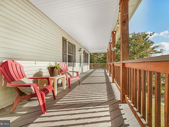 4th image of 462 Gary Ln
