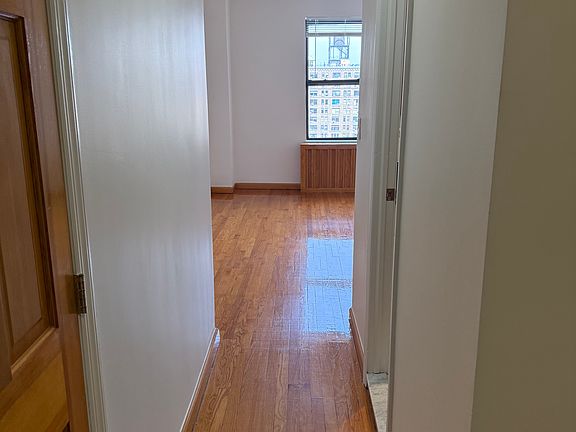 5th image of 250 W 100th St #1509