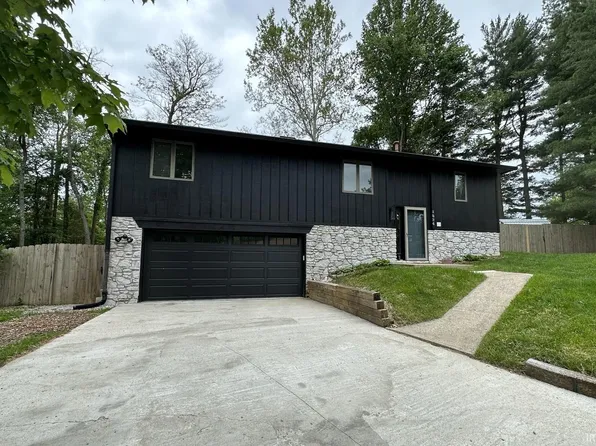 1824 E Thornton Dr, Bloomington, IN 47401