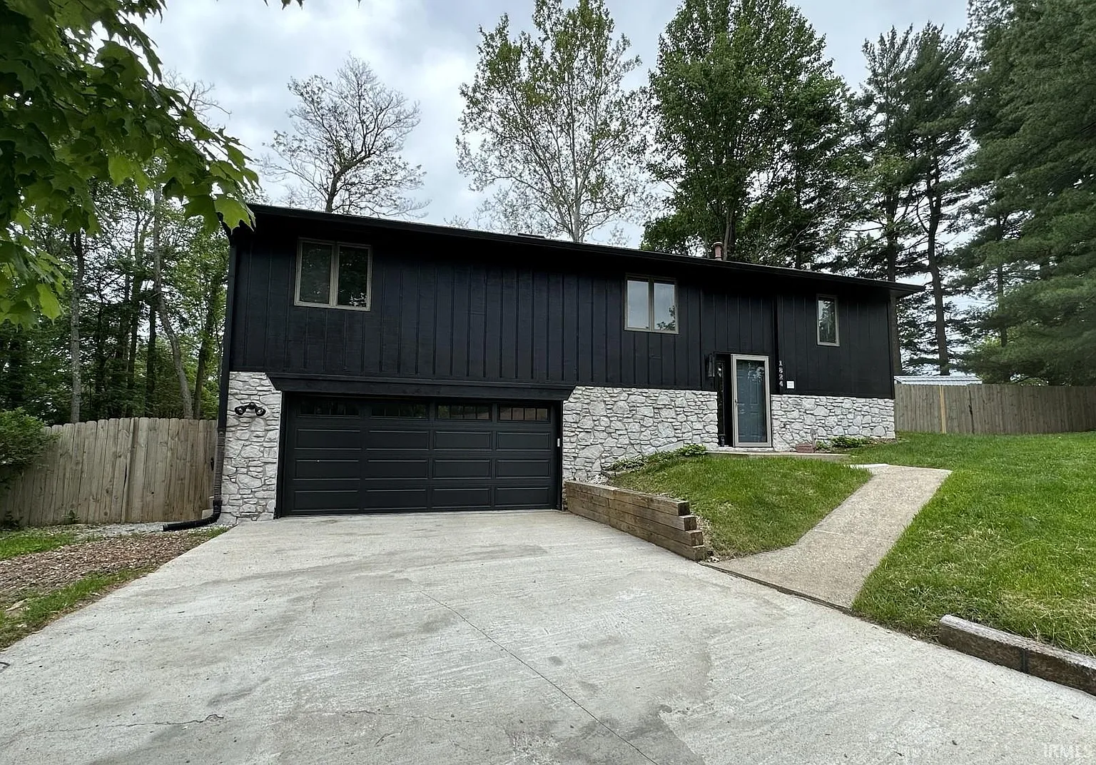 1824 E Thornton Dr photo 1
