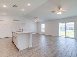 202 NW 25th St, Cape Coral, FL 33993