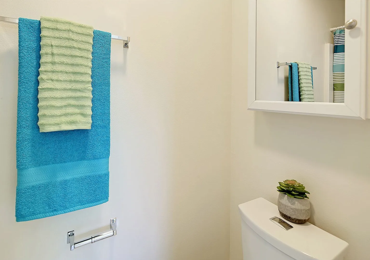 Discover Palermo Stylish Micro-Living in Seattle — Photo 4