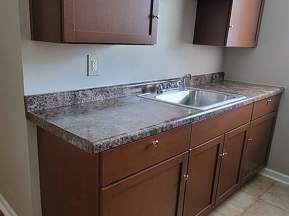 4th image of 1801 Kinney Ave